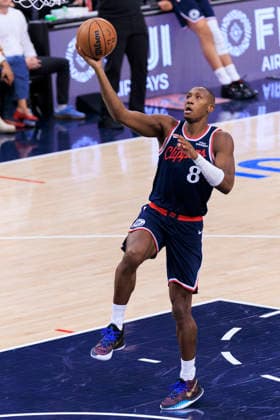 January 14, 2026, Inglewood, California, USA: Kris Dunn 8 of the Los Angeles Clippers performs a layup during their regular season NBA, Basketball Herren, USA game against the Washington Wizards on Wednesday January 14, 2026 at Intuit Dome in Inglewood, California. Clippers defeat Wizards, 119-105. ARIANA RUIZ PI Inglewood USA - ZUMAp124 20260114_zaa_p124_018 Copyright: xArianaxRuizx