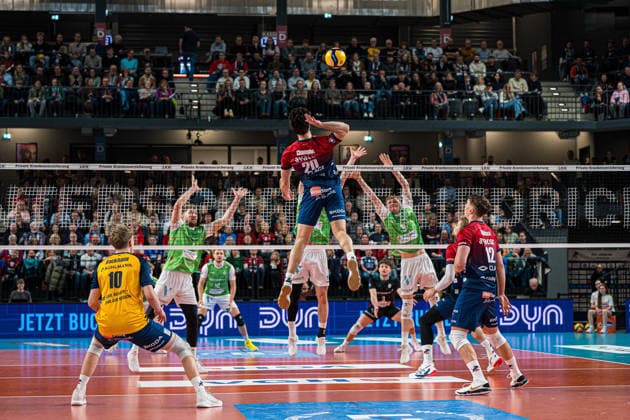 Volleyball I Men I Season 2025 2026 I Bundesliga I SVG Lüneburg TSV Haching Munich I 14 01 2026 Ethan Robert Champlin 20, SVG Lüneburg attacking from the backcourt Copyright: xLobeca Björn-OlexKehmx