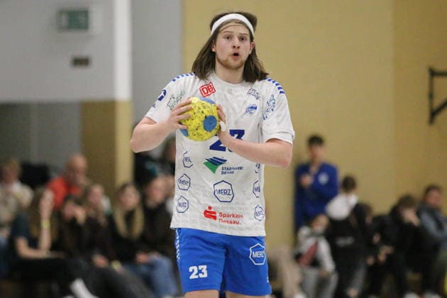 14 01 2026 Handball men 2025 2026 Charity match SV Eiche 05 Biederitz Dessau Roßlauer HV 06 Ehlesporthalle Biederitz Mika Schüler Dessau, 23, white on the ball Biederitz Saxony Anhalt Germany