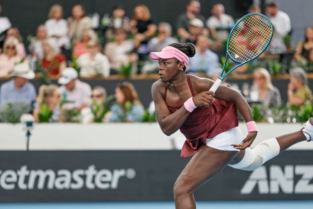 January 15, 2026, Adelaide, South Australia, Australia: VICTORIA MBOKO of Canada in action in her quarter final win over M. KEYS of USA 6:4, 4:6, 6:2, during the 2026 Adelaide International Tennis Tournament Adelaide Australia - ZUMAw216 20260115_zsp_w216_075 Copyright: xMarkxWilloughbyx