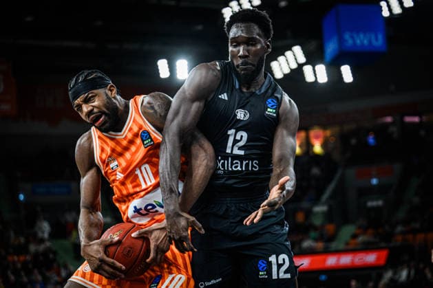 Malik Osborne ratiopharm ulm andAmadou Sow niners Chemnitz battle for the ball during the EuroCup match between ratiopharm ulm v niners Chemnitz at ratiopharm Arena on January 14, 2026 in Neu Ulm, Germany, Germany Photo by Harry Langer DeFodi Images Malik Osborne ratiopharm ulm undAmadou Sow niners Chemnitz battle for the ball during the EuroCup match between ratiopharm ulm v niners Chemnitz at ratiopharm Arena on January 14, 2026 in Neu Ulm, Germany Photo by Harry Langer DeFodi Images Photo by Harry Langer DeFodi Images