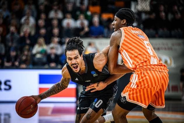 Kevin Yebo niners Chemnitz and Mohamed Diakite ratiopharm ulm battle for the ball during the EuroCup match between ratiopharm ulm v niners Chemnitz at ratiopharm Arena on January 14, 2026 in Neu Ulm, Germany, Germany Photo by Harry Langer DeFodi Images Kevin Yebo niners Chemnitz and Mohamed Diakite ratiopharm ulm battle for the ball during the EuroCup match between ratiopharm ulm v niners Chemnitz at ratiopharm Arena on January 14, 2026 in Neu Ulm, Germany Photo by Harry Langer DeFodi Images Photo by Harry Langer DeFodi Images