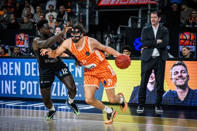 Amadou Sow niners Chemnitz and Alec Anigbata ratiopharm ulm battle for the ball during the EuroCup match between ratiopharm ulm v niners Chemnitz at ratiopharm Arena on January 14, 2026 in Neu Ulm, Germany, Germany Photo by Harry Langer DeFodi Images Amadou Sow niners Chemnitz and Alec Anigbata ratiopharm ulm battle for the ball during the EuroCup match between ratiopharm ulm v niners Chemnitz at ratiopharm Arena on January 14, 2026 in Neu Ulm, Germany Photo by Harry Langer DeFodi Images Photo by Harry Langer DeFodi Images