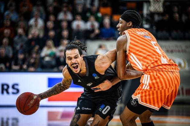 Kevin Yebo niners Chemnitz and Mohamed Diakite ratiopharm ulm battle for the ball during the EuroCup match between ratiopharm ulm v niners Chemnitz at ratiopharm Arena on January 14, 2026 in Neu Ulm, Germany, Germany Photo by Harry Langer DeFodi Images Kevin Yebo niners Chemnitz and Mohamed Diakite ratiopharm ulm battle for the ball during the EuroCup match between ratiopharm ulm v niners Chemnitz at ratiopharm Arena on January 14, 2026 in Neu Ulm, Germany Photo by Harry Langer DeFodi Images Photo by Harry Langer DeFodi Images