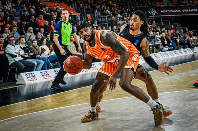 Malik Osborne ratiopharm ulm and Nike Sibande niners Chemnitz battle for the ball during the EuroCup match between ratiopharm ulm v niners Chemnitz at ratiopharm Arena on January 14, 2026 in Neu Ulm, Germany, Germany Photo by Harry Langer DeFodi Images Malik Osborne ratiopharm ulm and Nike Sibande niners Chemnitz battle for the ball during the EuroCup match between ratiopharm ulm v niners Chemnitz at ratiopharm Arena on January 14, 2026 in Neu Ulm, Germany Photo by Harry Langer DeFodi Images Photo by Harry Langer DeFodi Images