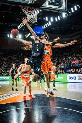 Nike Sibande niners Chemnitz and Alec Anigbata ratiopharm ulm battle for the ball during the EuroCup match between ratiopharm ulm v niners Chemnitz at ratiopharm Arena on January 14, 2026 in Neu Ulm, Germany, Germany Photo by Harry Langer DeFodi Images Nike Sibande niners Chemnitz and Alec Anigbata ratiopharm ulm battle for the ball during the EuroCup match between ratiopharm ulm v niners Chemnitz at ratiopharm Arena on January 14, 2026 in Neu Ulm, Germany Photo by Harry Langer DeFodi Images Photo by Harry Langer DeFodi Images