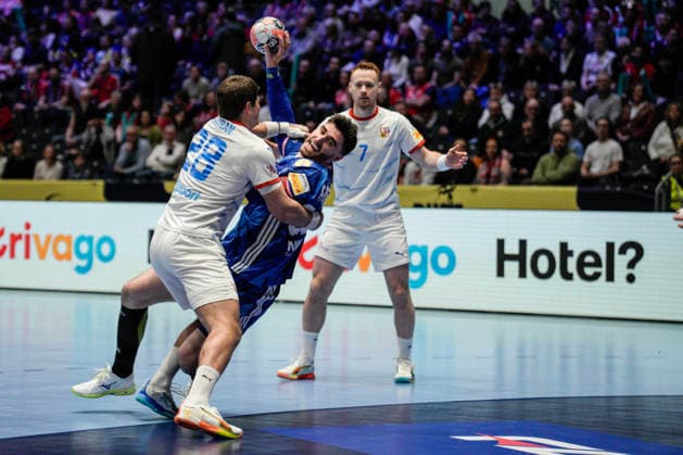 European Handball Championship, France Czech Republic Baerum 20260115 Czech Republic s MatÄj Havran and France s Ludovic Fabregas during the European Championship handball match between France and the Czech Republic in Unity arena Photo Stian Lysberg Solum NTB Baerum Norway EDITORIAL USE ONLY RESTRICTED USE FOR BETTING COMPANIES  Copyright: xStianxLysbergxSolumx xNTBx