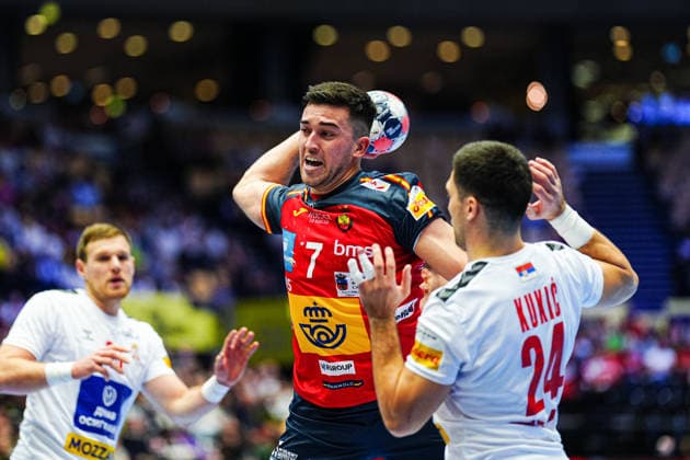 Throw Goal Jan Gurri Spain, 07 DEN, Spain vs Serbia, Handball, EHF European Championship 2026, Group A, Matchday 1, 15 01 2026 DEN, Spain vs Serbia, Handball, EHF European Championship 2026, Group A, Matchday 1, 15 01 2026 Herning Copyright: xEibner-Pressefoto MarcelxvonxFehrnx EP_MFN