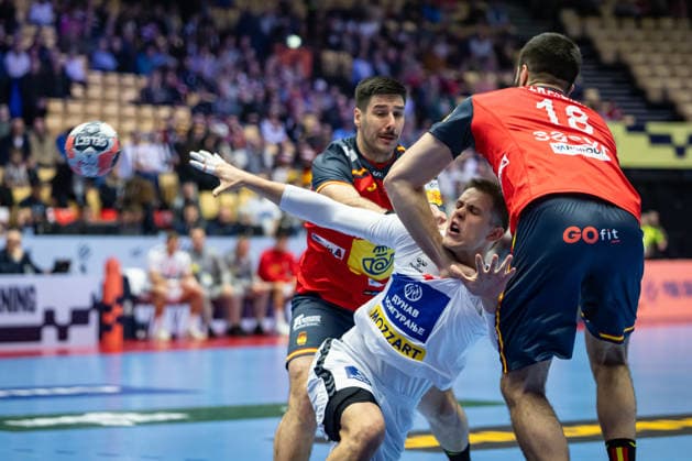 HERNING, DENMARK - JANUARY 15: Stefan Dodic (Serbia, 40) in attack during the EHF EURO 2026 match between Spain vs Serbia at Jyske Bank Boxen Arena on matchday 1 of the Group Matches Group A on January 15, 2026 in Herning, Denmark. Midtjylland Denmark Copyright: xMarioxM.xKobergx