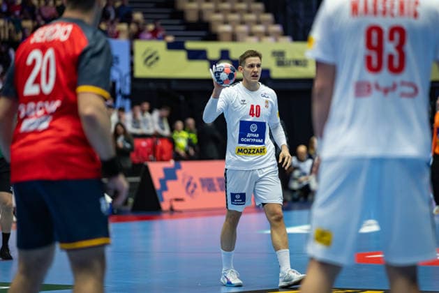 HERNING, DENMARK - JANUARY 15: Stefan Dodic (Serbia, 40) in attack during the EHF EURO 2026 match between Spain vs Serbia at Jyske Bank Boxen Arena on matchday 1 of the Group Matches Group A on January 15, 2026 in Herning, Denmark. Midtjylland Denmark Copyright: xMarioxM.xKobergx