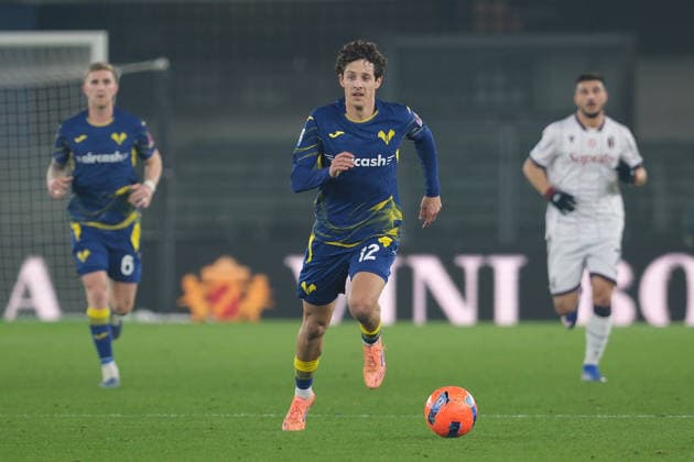 Domagoj Bradaric of Hellas Verona FC carries the ball during the soccer match between Hellas Verona FC and Bologna FC, MD16 of Serie A Enilive Italian soccer championship 2025 2026 at Marcantonio Bentegodi Stadium on January 15, 2026, Verona, Italy.  Copyright: xRobertoxTommasini IPAxSportx xipa-agency.netx xx IPA_70106647 IPA_Agency_IPA70106647