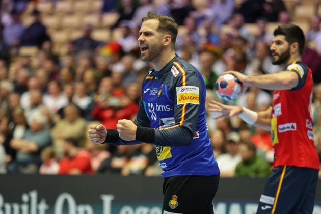 Spain Serbia, EHF EURO 2026 Goalkeeper Ignacio Biosca Garcia Spain, 53 celebrates one of his saves Handball EHF European Championship, International match between Spain and Serbia on January 15, 2026 in Herning Denmark , Herning Denmark Jyske Bank Boxing