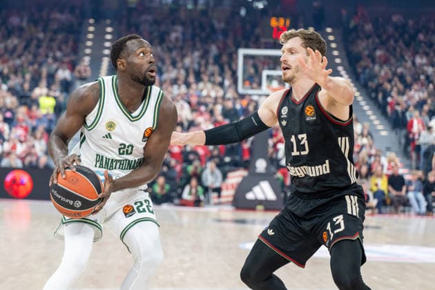 Jerian Grant 22 Panathinaikos Aktor Athens in a duel with Andreas Obst 13 FC Bayern Basketball , FC Bayern Basketball vs Panathinaikos Aktor Athens, EuroLeague 22 Matchday, 15 01 2026 Munich Bavaria Germany Copyright: xkolbert-press UlrichxGamelx