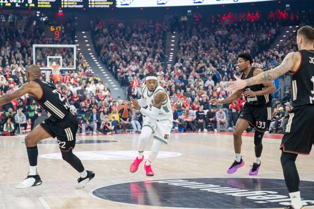 Isiaha Mike 22 FC Bayern Basketball , Richaun Holmes 8 Panathinaikos Aktor Athens , David McCormack 33 FC Bayern Basketball , FC Bayern Basketball vs Panathinaikos Aktor Athens, EuroLeague 22 Matchday, 15 01 2026 Muenchen Bayern Germany Copyright: xkolbert-press UlrichxGamelx