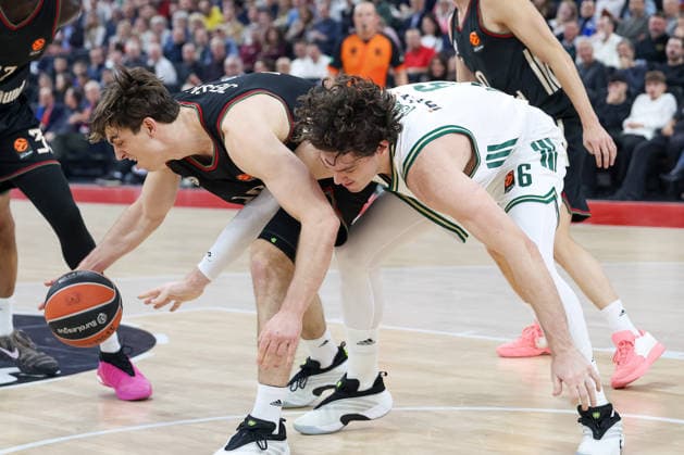 Justinian Jessup FC Bayern Basketball, 10 with Cedi Osman Panathinaikos AKTOR Athens, 06 , GER, FC Bayern Basketball vs Panathinaikos AKTOR Athens, Basketball, Euroleague, 22 Matchday, Season 2025 2026, 15 01 2026, GER, FC Bayern Basketball vs Panathinaikos AKTOR Athens, Basketball, Euroleague, 22 Matchday, Season 2025 2026, 15 01 2026 Munich Copyright: xEibner-Pressefoto JennixMaulx EP_JML