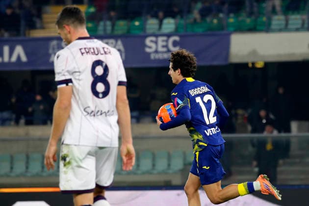 Bologna s Remo Freuler own goal during the Serie A soccer match between Hellas Verona and Bologna at the Bentegodi Stadium in Verona, north west Italy - Thursday , January 15 , 2026. - Soccer .  Copyright: xPaolaxGarbuio Lapressex
