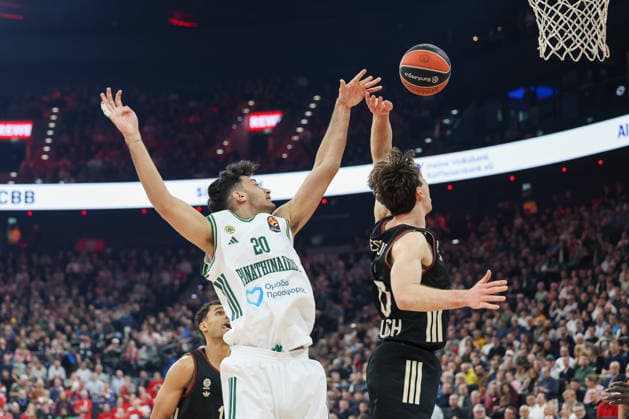 Alexandros Samodurov Panathinaikos AKTOR Athens, 20 with Justinian Jessup FC Bayern Basketball, 10 , GER, FC Bayern Basketball vs Panathinaikos AKTOR Athens, Basketball, Euroleague, 22 Matchday, Season 2025 2026, 15 01 2026, GER, FC Bayern Basketball vs Panathinaikos AKTOR Athens, Basketball, Euroleague, 22 Matchday, Season 2025 2026, 15 01 2026 Munich Copyright: xEibner-Pressefoto JennixMaulx EP_JML