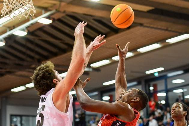 Benjamin Burnham, Abu Kigab 2 Bundesliga Pro A, Matchday 18, 46ers, Basketball, Basketball season 2025 2026, BBL, Germany, Gießen 46ers Artland Dragons, Gießen in red, Men, Dragons in white
