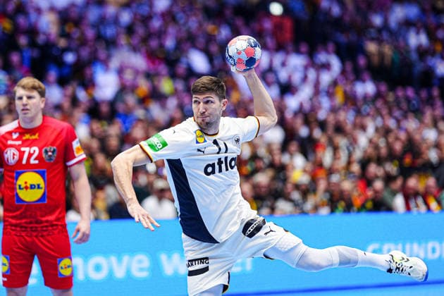 7 meter throw goal Lukas Zerbe Germany, 17 DEN, Germany vs. Austria, Handball, EHF European Championship 2026, Group A, Matchday 1, 15 01 2026 DEN, Germany vs. Austria, Handball, EHF European Championship 2026, Group A, Matchday 1, 15 01 2026 Herning Copyright: xEibner-Pressefoto MarcelxvonxFehrnx EP_MFN