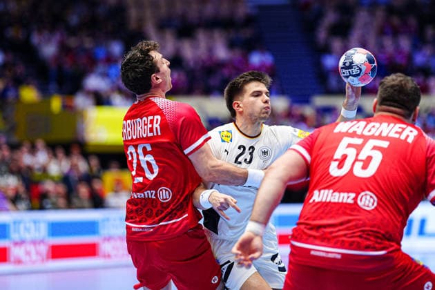 Lukas Herburger Austria, 26 , Renars Uscins Germany, 23 DEN, Germany vs Austria, Handball, EHF European Championship 2026, Group A, Matchday 1, 15 01 2026 DEN, Germany vs Austria, Handball, EHF European Championship 2026, Group A, Matchday 1, 15 01 2026 Herning Copyright: xEibner-Pressefoto MarcelxvonxFehrnx EP_MFN