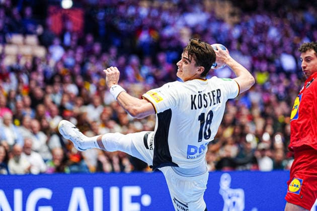 Throw Goal Julian Koester Germany, 18 DEN, Germany vs. Austria, Handball, EHF European Championship 2026, Group A, Matchday 1, 15 01 2026 DEN, Germany vs. Austria, Handball, EHF European Championship 2026, Group A, Matchday 1, 15 01 2026 Herning Copyright: xEibner-Pressefoto MarcelxvonxFehrnx EP_MFN