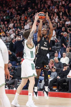 Isiaha Mike FC Bayern Basketball, 22 with Juancho Hernangomez Panathinaikos AKTOR Athens, 41 , GER, FC Bayern Basketball vs Panathinaikos AKTOR Athens, Basketball, Euroleague, 22 Matchday, Season 2025 2026, 15 01 2026, GER, FC Bayern Basketball vs Panathinaikos AKTOR Athens, Basketball, Euroleague, 22 Matchday, Season 2025 2026, 15 01 2026 Munich Copyright: xEibner-Pressefoto JennixMaulx EP_JML