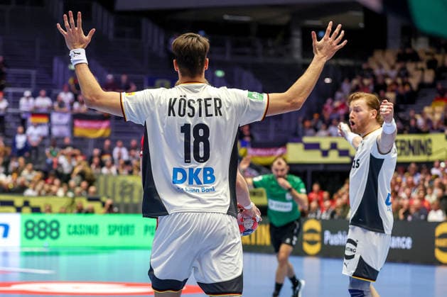15 01 2026, Handball, Men s EHF EURO 2026, Germany Austria, Jyske Bank Boxing in Herning, Denmark, Preliminary Round Julian Köster Germany 18 cheering Denmark