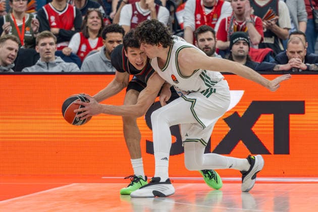 Vladimir Lucic 11 FC Bayern Basketball in duel with Cedi Osman 6 Panathinaikos Aktor Athens , FC Bayern Basketball vs Panathinaikos Aktor Athens, EuroLeague 22 Matchday, 15 01 2026 Munich Bavaria Germany Copyright: xkolbert-press UlrichxGamelx