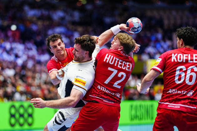 Johannes Golla Germany, 04 , Lukas Hutecek Austria, 72 DEN, Germany vs Austria, Handball, EHF European Championship 2026, Group A, Matchday 1, 15 01 2026 DEN, Germany vs Austria, Handball, EHF European Championship 2026, Group A, Matchday 1, 15 01 2026 Herning Copyright: xEibner-Pressefoto MarcelxvonxFehrnx EP_MFN