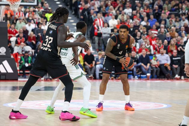 Xavier Rathan Mayes FC Bayern Basketball, 04 with Jerian Grant Panathinaikos AKTOR Athens, 22 and Wenyen Gabriel FC Bayern Basketball, 32 , GER, FC Bayern Basketball vs Panathinaikos AKTOR Athens, Basketball, Euroleague, 22 Matchday, Season 2025 2026, 15 01 2026, GER, FC Bayern Basketball vs Panathinaikos AKTOR Athens, Basketball, Euroleague, 22 Matchday, Season 2025 2026, 15 01 2026 Munich Copyright: xEibner-Pressefoto JennixMaulx EP_JML