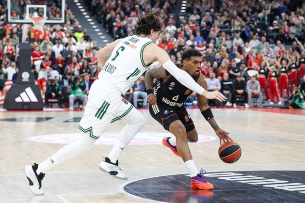 Xavier Rathan Mayes FC Bayern Basketball, 04 with Cedi Osman Panathinaikos AKTOR Athens, 06 , GER, FC Bayern Basketball vs Panathinaikos AKTOR Athens, Basketball, Euroleague, 22 Matchday, Season 2025 2026, 15 01 2026, GER, FC Bayern Basketball vs Panathinaikos AKTOR Athens, Basketball, Euroleague, 22 Matchday, Season 2025 2026, 15 01 2026 Munich Copyright: xEibner-Pressefoto JennixMaulx EP_JML