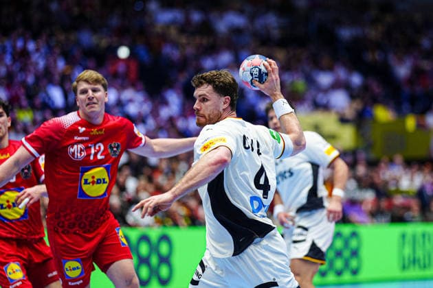 Throw Goal Johannes Golla Germany, 04 DEN, Germany vs. Austria, Handball, EHF European Championship 2026, Group A, Matchday 1, 15 01 2026 DEN, Germany vs. Austria, Handball, EHF European Championship 2026, Group A, Matchday 1, 15 01 2026 Herning Copyright: xEibner-Pressefoto MarcelxvonxFehrnx EP_MFN