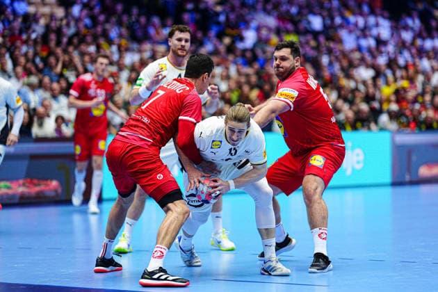 Janko Bozovic Austria, 07 , Juri Knorr Germany, 15 , Tobias Wagner Austria, 55 DEN, Germany vs Austria, Handball, EHF European Championship 2026, Group A, Matchday 1, 15 01 2026 DEN, Germany vs Austria, Handball, EHF European Championship 2026, Group A, Matchday 1, 15 01 2026 Herning Copyright: xEibner-Pressefoto MarcelxvonxFehrnx EP_MFN