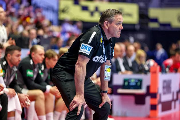 15 01 2026, Handball, Men s EHF EURO 2026, Germany Östereich, Jyske Bank Boxen in Herning, Denmark, Preliminary Round Headcoach Alfred Gislason Germany hc gesticulating on the sidelines Denmark