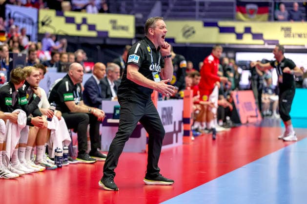15 01 2026, Handball, Men s EHF EURO 2026, Germany Östereich, Jyske Bank Boxen in Herning, Denmark, Preliminary Round Headcoach Alfred Gislason Germany hc gesticulating on the sidelines Denmark
