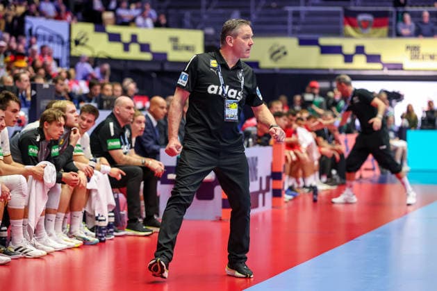 15 01 2026, Handball, Men s EHF EURO 2026, Germany Östereich, Jyske Bank Boxen in Herning, Denmark, Preliminary Round Headcoach Alfred Gislason Germany hc gesticulating on the sidelines Denmark