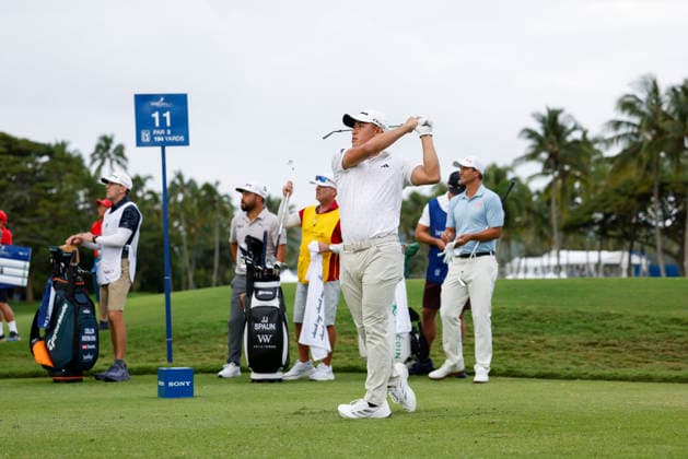 January 15, 2026, Honolulu, Hawaii, USA: COLLIN MORIKAWA tees off from the 11th tee box during Round 1 of the 2026 Sony Open in Honolulu, Hawaii on January 15, 2026. Honolulu USA - ZUMAm310 20260115_zsp_m310_007 Copyright: xElliotxMilesx