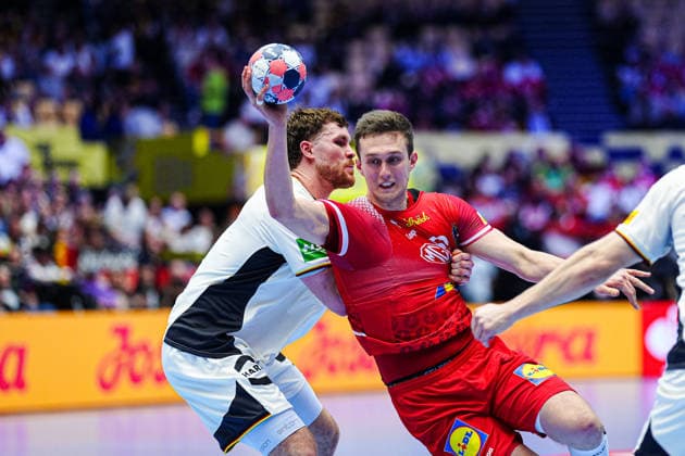 Johannes Golla Germany, 04 , Nikola Bilyk Austria, 53 DEN, Germany vs Austria, Handball, EHF European Championship 2026, Group A, Matchday 1, 15 01 2026 DEN, Germany vs Austria, Handball, EHF European Championship 2026, Group A, Matchday 1, 15 01 2026 Herning Copyright: xEibner-Pressefoto MarcelxvonxFehrnx EP_MFN