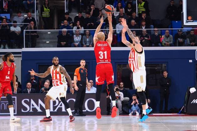 BASKET - Euroleague - EA7 Emporio Armani Milano vs Crvena Zvezda Meridianbet Belgrade Shavon Shields (EA7 Emporio Armani Olimpia Milano) during EA7 Emporio Armani Milano vs Crvena Zvezda Meridianbet Belgrade, Basketball Euroleague match in Assago (MI), Italy, January 15 2026 Assago (MI) Italy  Copyright: xIPAxSport ABACAx