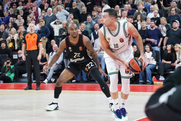 Kostas Sloukas Panathinaikos AKTOR Athens, 10 with Isiaha Mike FC Bayern Basketball, 22 , GER, FC Bayern Basketball vs Panathinaikos AKTOR Athens, Basketball, Euroleague, 22 Matchday, Season 2025 2026, 15 01 2026, GER, FC Bayern Basketball vs Panathinaikos AKTOR Athens, Basketball, Euroleague, 22 Matchday, Season 2025 2026, 15 01 2026 Munich Copyright: xEibner-Pressefoto JennixMaulx EP_JML