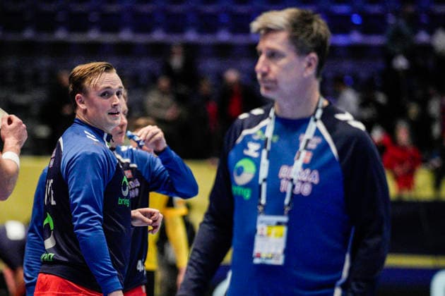 European Handball Championship, Norway Ukraine Baerum 20260115 Norway s Tobias Grondahl and coach Jonas Wille during the European Championship handball match between Norway and Ukraine in Unity arena Photo Stian Lysberg Solum NTB Baerum Norway EDITORIAL USE ONLY RESTRICTED USE FOR BETTING COMPANIES  Copyright: xStianxLysbergxSolumx xNTBx