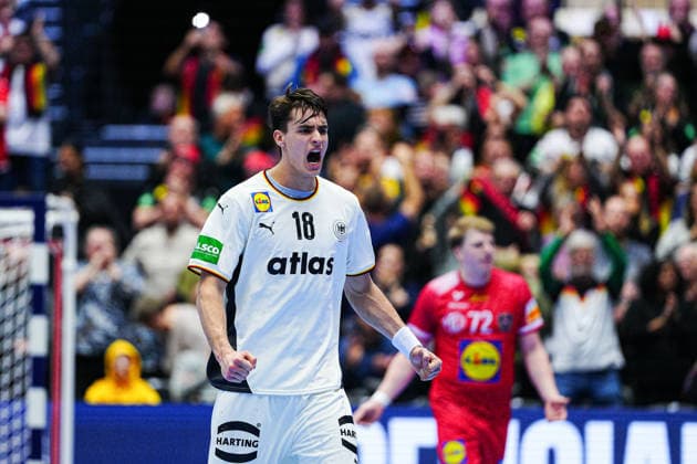 Julian Koester Germany, 18 cheers after victory end of match DEN, Germany vs. Austria, Handball, EHF European Championship 2026, Group A, Matchday 1, 15 01 2026 DEN, Germany vs. Austria, Handball, EHF European Championship 2026, Group A, Matchday 1, 15 01 2026 Herning Copyright: xEibner-Pressefoto MarcelxvonxFehrnx EP_MFN