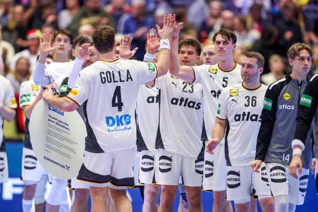 15 01 2026, Handball, Men s EHF EURO 2026, Germany Austria, Jyske Bank Boxing in Herning, Denmark, Preliminary Round Celebration after the victory of the German team Johannes Golla Germany 04 Player of the Match Award Award POM Denmark