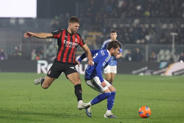 ComoÕs AC MilanÕs Fullkrug Niclas during the Serie A soccer match between Como and Milan at the Giuseppe Sinigaglia stadium in Como, north Italy - January 15, 2026 - Soccer.  Copyright: xAntonioxSaiai LaPressex