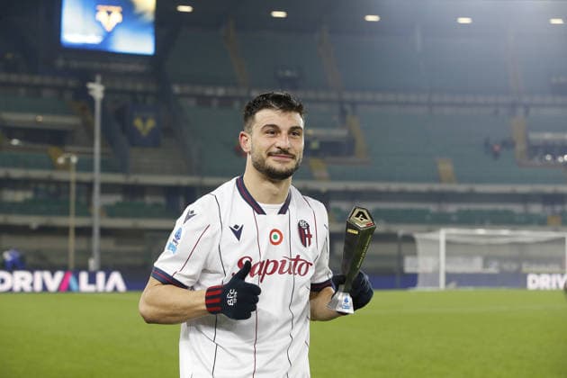 Riccardo Orsolini of Bologna FC. celebrate the victory at the end of Hellas Verona FC vs Bologna BFC, 16Â° Serie A Enilive 2025-26 game at Marcantonio Bentegodi stadium in Verona (VR), Italy, on January 15, 2026.  Copyright: xDavidexCasentini IPAxSportx xipa-agency.netx xx IPA_70112358 IPA_Agency_IPA70112358