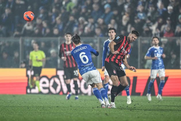 Niclas Fullkrug of AC Milan in action during the Italian Serie A football match between Calcio Como and AC Milan on January 15th, 2026 at the Giuseppe Senigallia stadium in Como, Italy  Copyright: xTizianoxBallabio IPAxSportx xipa-agency.netx xx IPA_70112249 IPA_Agency_IPA70112249