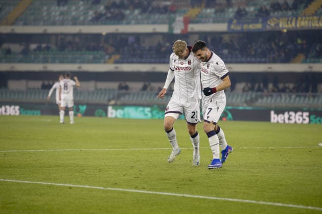 Jens Odgaard of Bologna FC celebrates with Riccardo Orsolini of Bologna FC during Hellas Verona FC vs Bologna BFC, 16Â° Serie A Enilive 2025-26 game at Marcantonio Bentegodi stadium in Verona (VR), Italy, on January 15, 2026.  Copyright: xDavidexCasentini IPAxSportx xipa-agency.netx xx IPA_70112535 IPA_Agency_IPA70112535