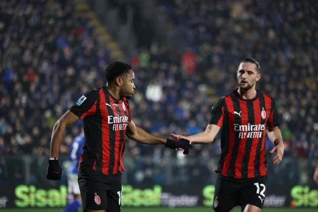MILAN, ITALY - JANUARY 15: Christopher Nkunku of AC Milan celebrates with teammates after scoring goal during the Serie A match between Como 1907 vs AC Milan at Giusepe Sinigaglia Stadium on January 15, 2026 in Milan, Italy. during Como 1907 vs AC Milan, Italian soccer Serie A match in Como, Italy, January 15 2026  Copyright: xMattiaxMartegani IPAxSportx xipa-agency.netx xx IPA_70113632 IPA_Agency_IPA70113632