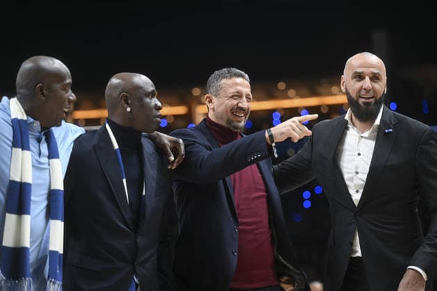 NBA, Basketball Herren, USA Berlin 2026: Orlando Magic v Memphis Grizzlies BERLIN, GERMANY – JANUARY 15: Hidayet Turkoglu, President of the Turkish Basketball Federation and former NBA player, greets the crowd during the NBA Berlin 2026 game between the Orlando Magic and the Memphis Grizzlies at Uber Arena in Berlin, Germany on January 15, 2026. Halil Sagirkaya Anadolu Berlin Germany. Editorial use only. Please get in touch for any other usage.  Copyright: x2026xAnadoluxHalilxSagirkayax