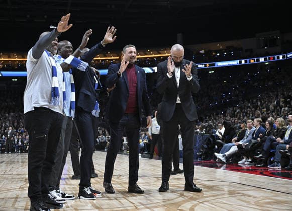 NBA, Basketball Herren, USA Berlin 2026: Orlando Magic v Memphis Grizzlies BERLIN, GERMANY – JANUARY 15: Hidayet Turkoglu, President of the Turkish Basketball Federation and former NBA player, greets the crowd during the NBA Berlin 2026 game between the Orlando Magic and the Memphis Grizzlies at Uber Arena in Berlin, Germany on January 15, 2026. Halil Sagirkaya Anadolu Berlin Germany. Editorial use only. Please get in touch for any other usage.  Copyright: x2026xAnadoluxHalilxSagirkayax